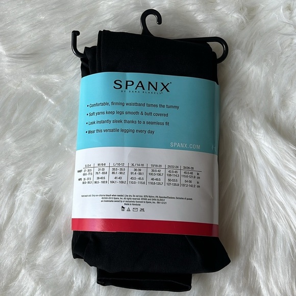 🆕 Spanx Takes Off Shaping Leggings Black Size Medium - Picture 2 of 4
